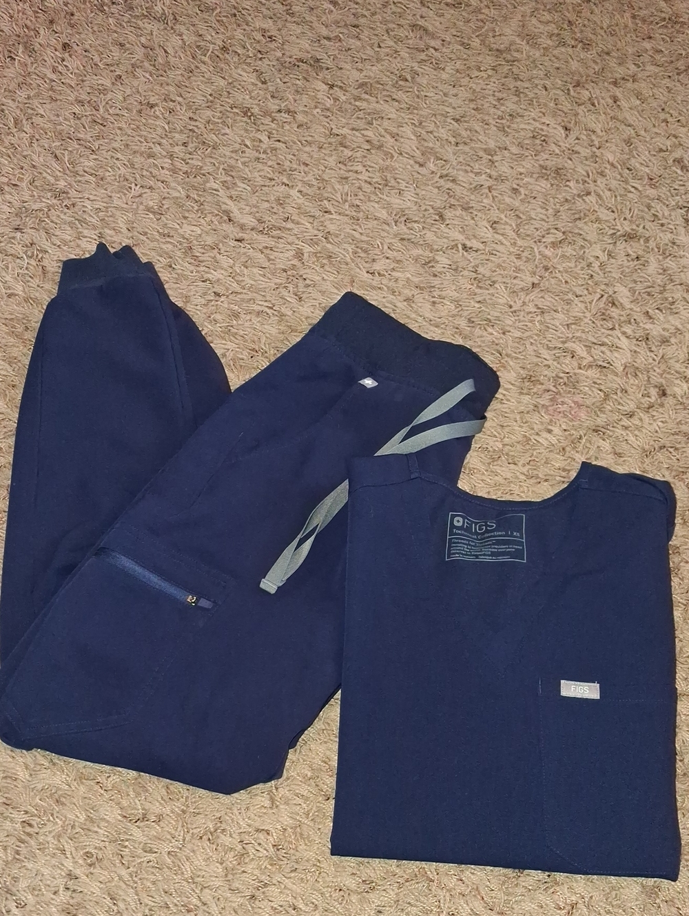 Figs Women's Navy Jogger Scrub Pants Set Shirt Size XS Scrubs